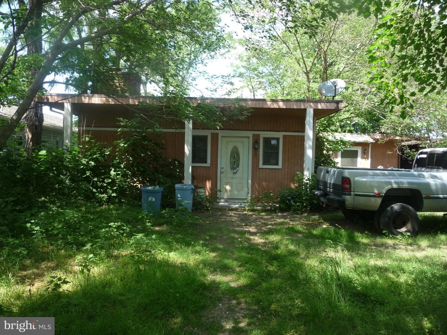 8618 Sandy Plains Rd photo 2