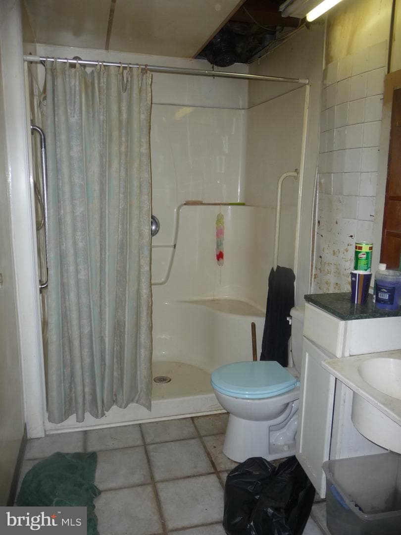 8618 Sandy Plains Rd photo 4