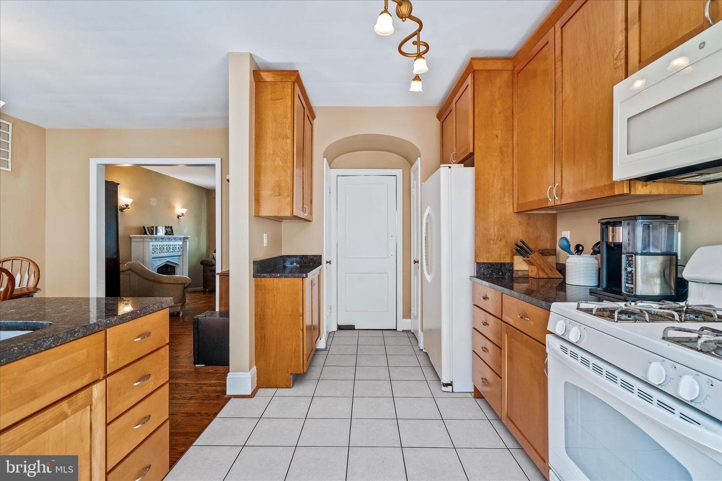 18 N Symington Avenue photo 11