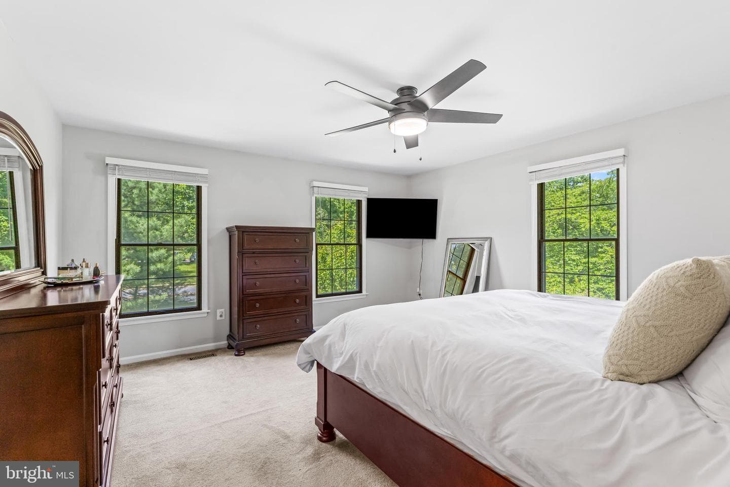 56 Rhodes Place photo 27