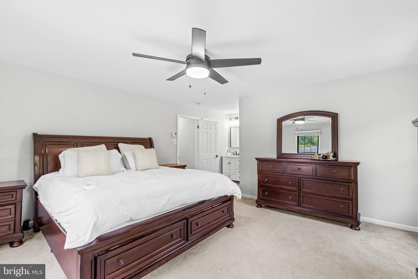 56 Rhodes Place photo 29