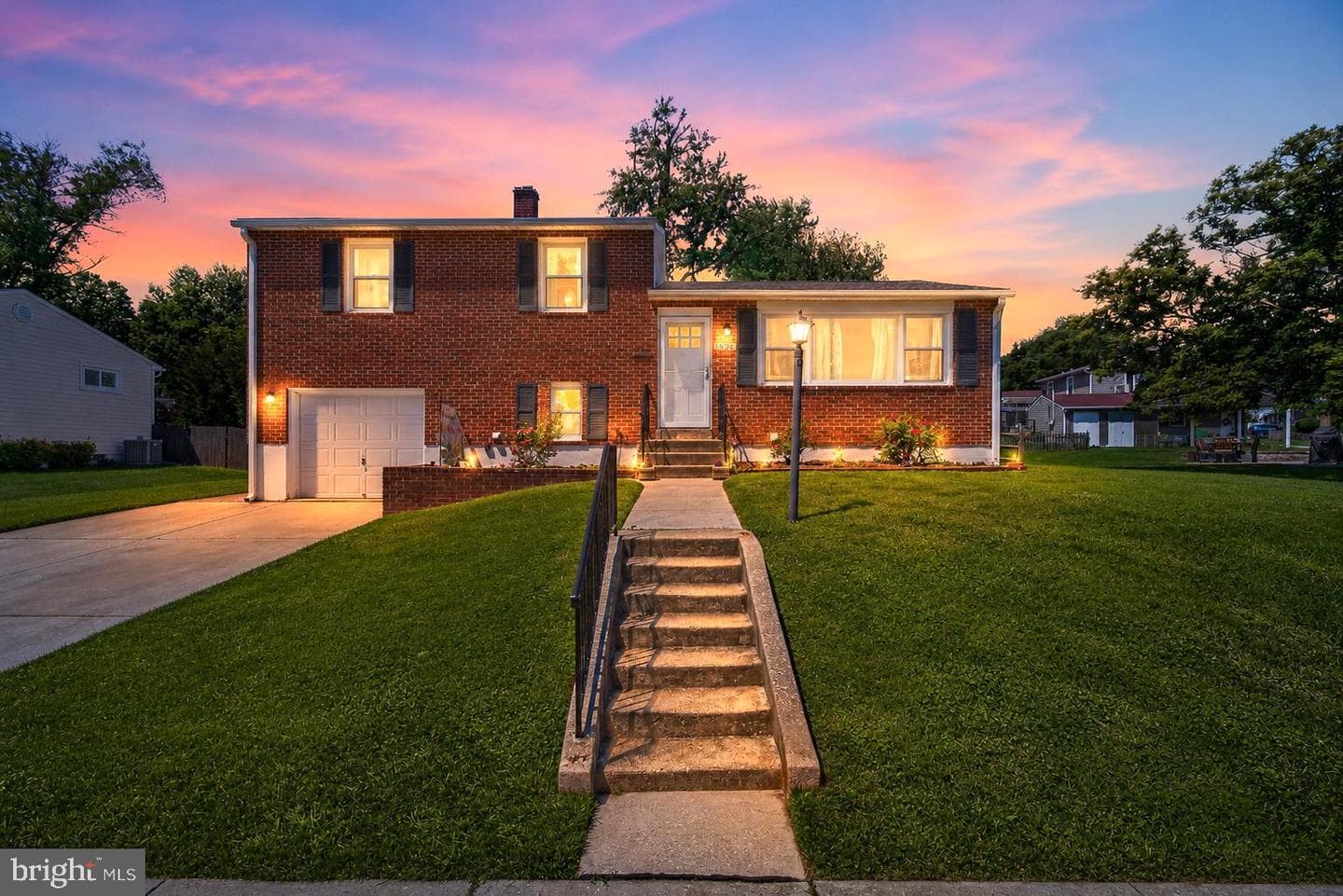 1626 Charmuth Road photo 1