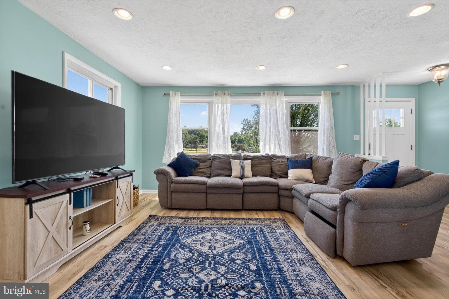 1626 Charmuth Road photo 10