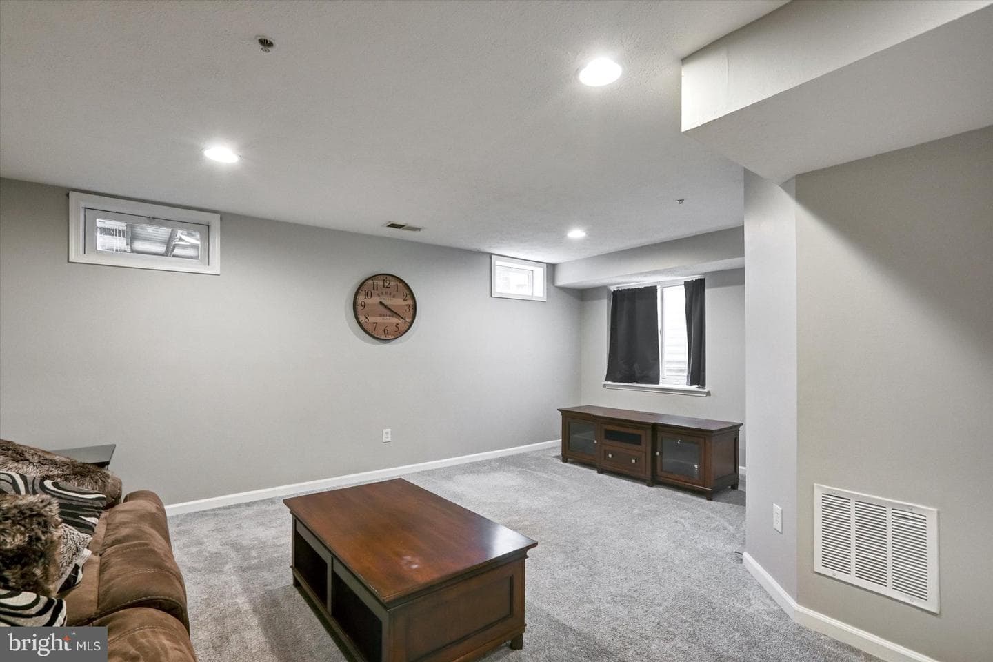 9663 Davison Rd photo 29