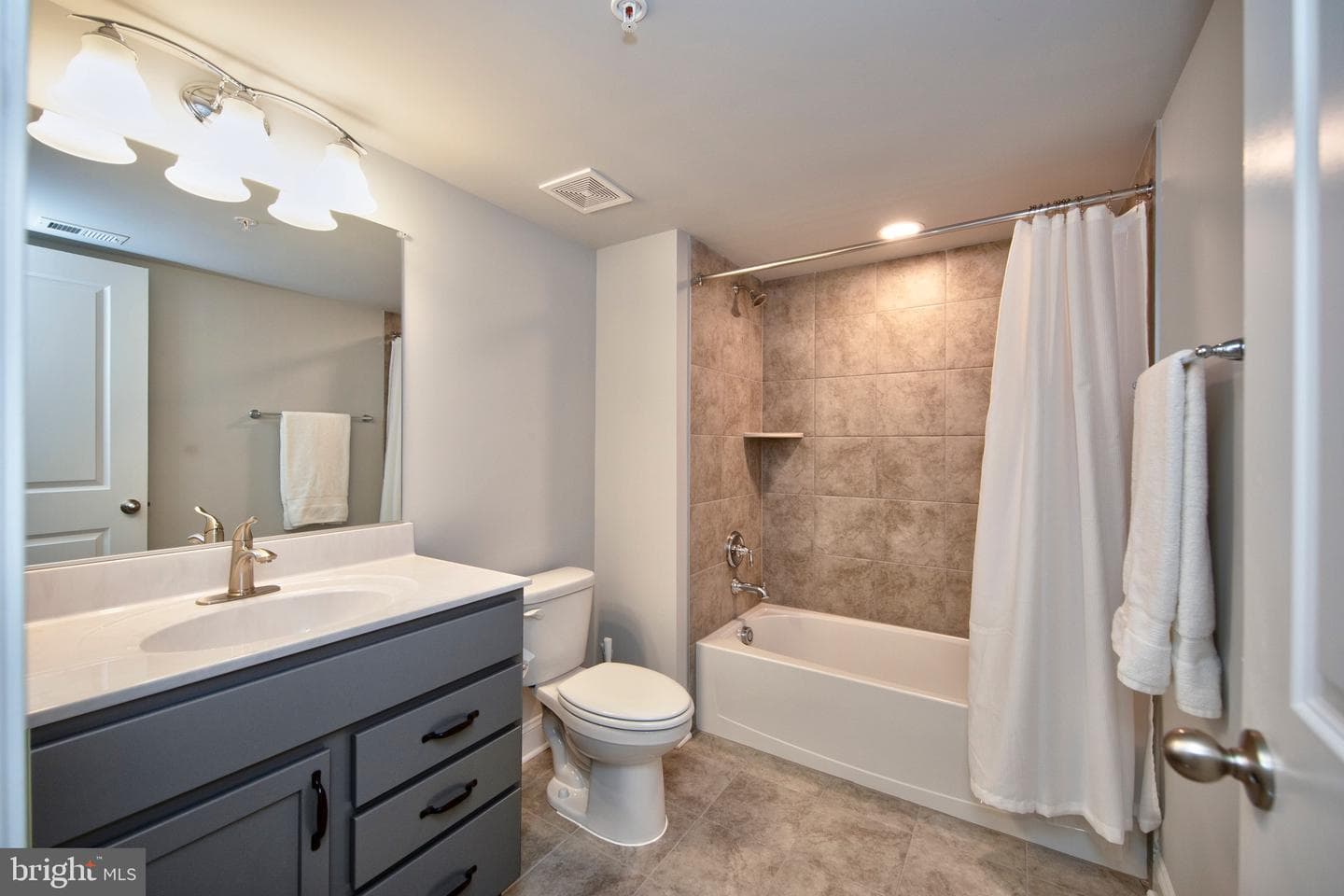 20 Jefferson Avenue photo 31