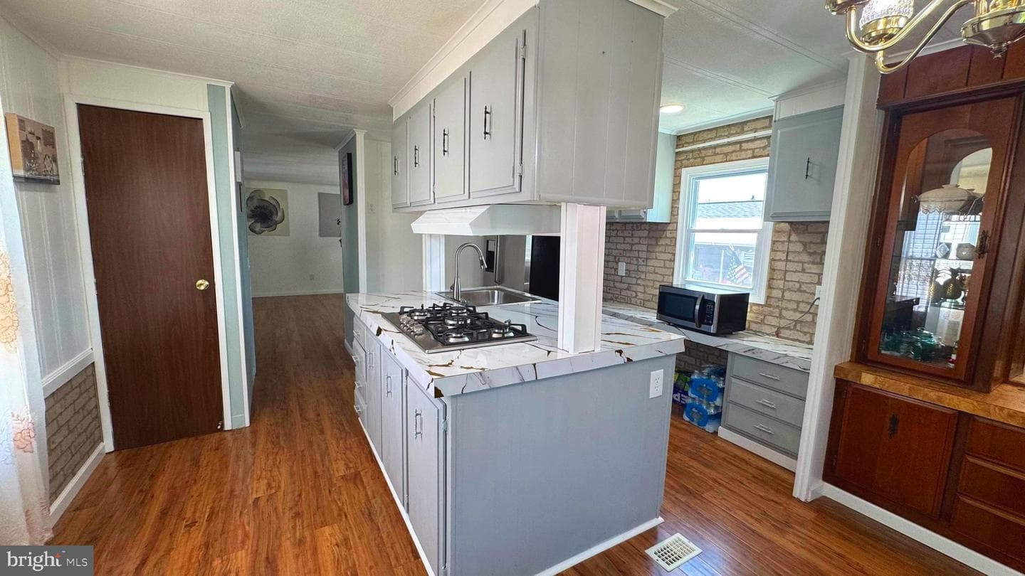 28 Rockywood Lane photo 11