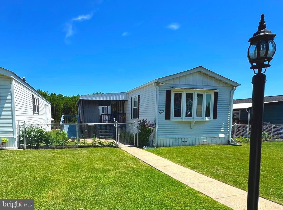 28 Rockywood Lane, Essex