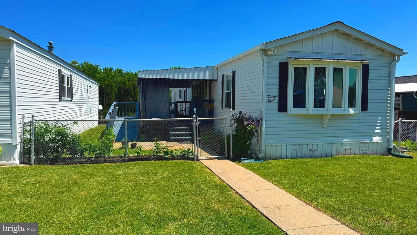 28 Rockywood Lane photo 46