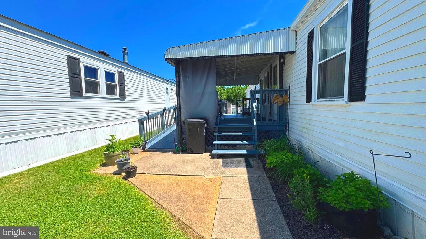 28 Rockywood Lane photo 48