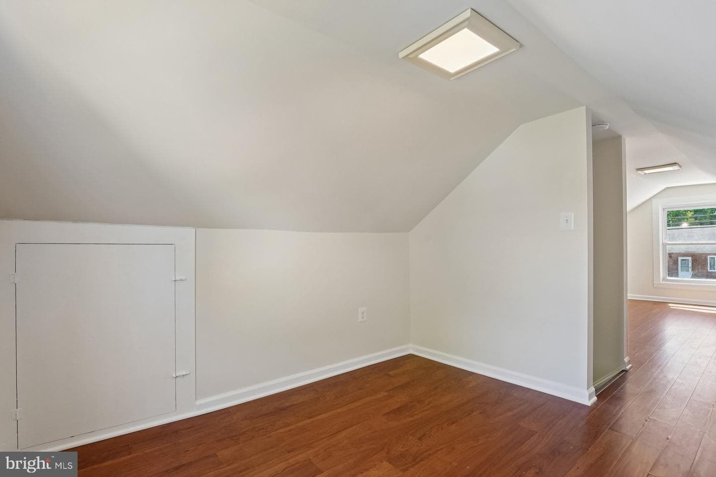 1126 Ingleside photo 15