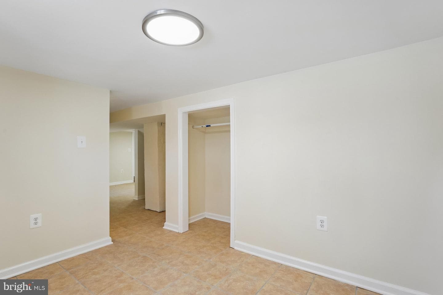 1126 Ingleside photo 16