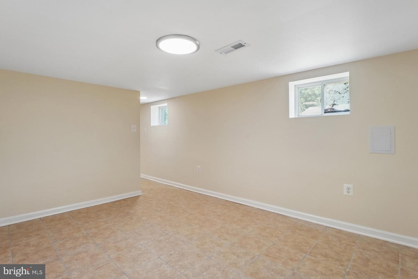 1126 Ingleside photo 17
