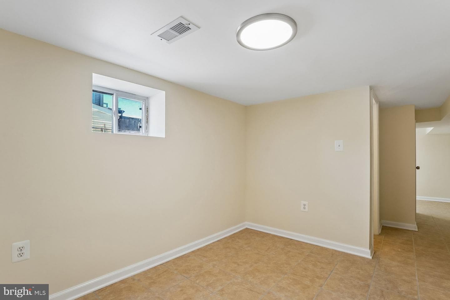 1126 Ingleside photo 18