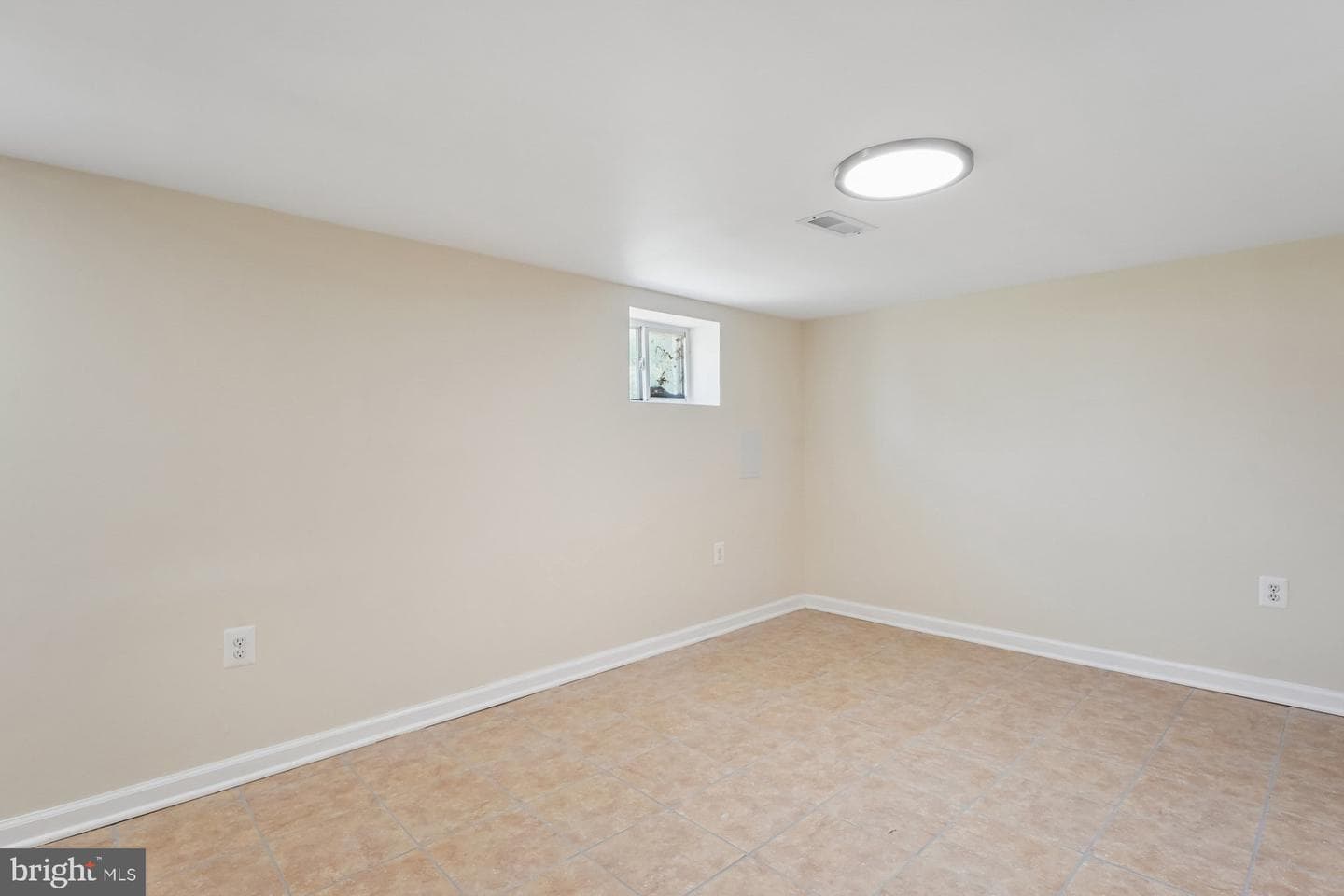 1126 Ingleside photo 22