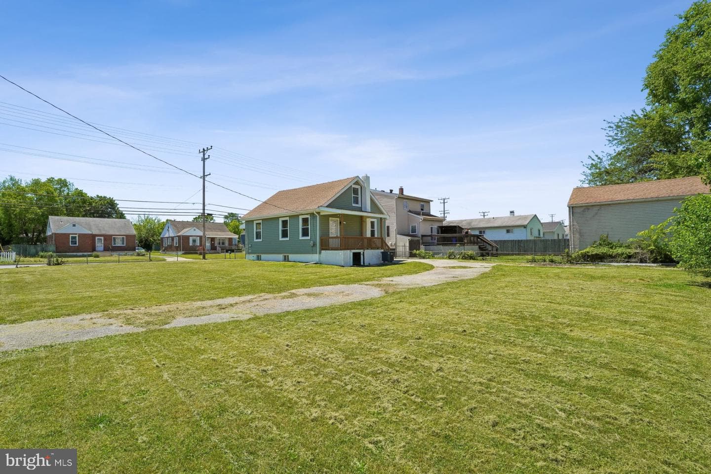 1126 Ingleside photo 4