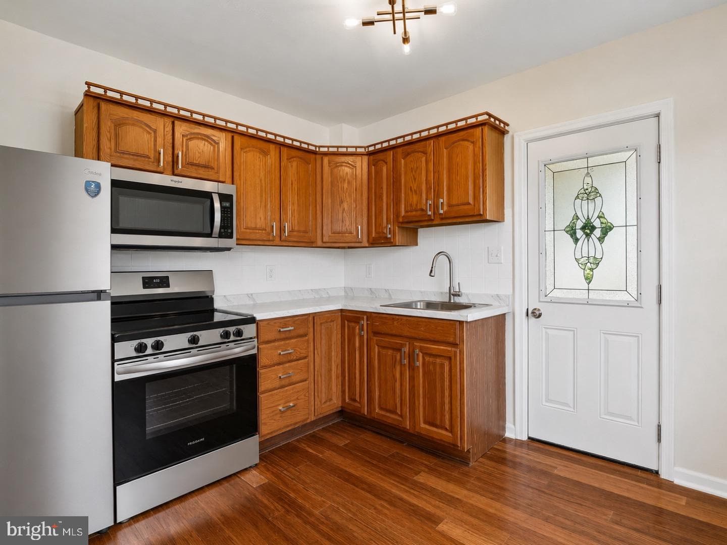 1126 Ingleside photo 8