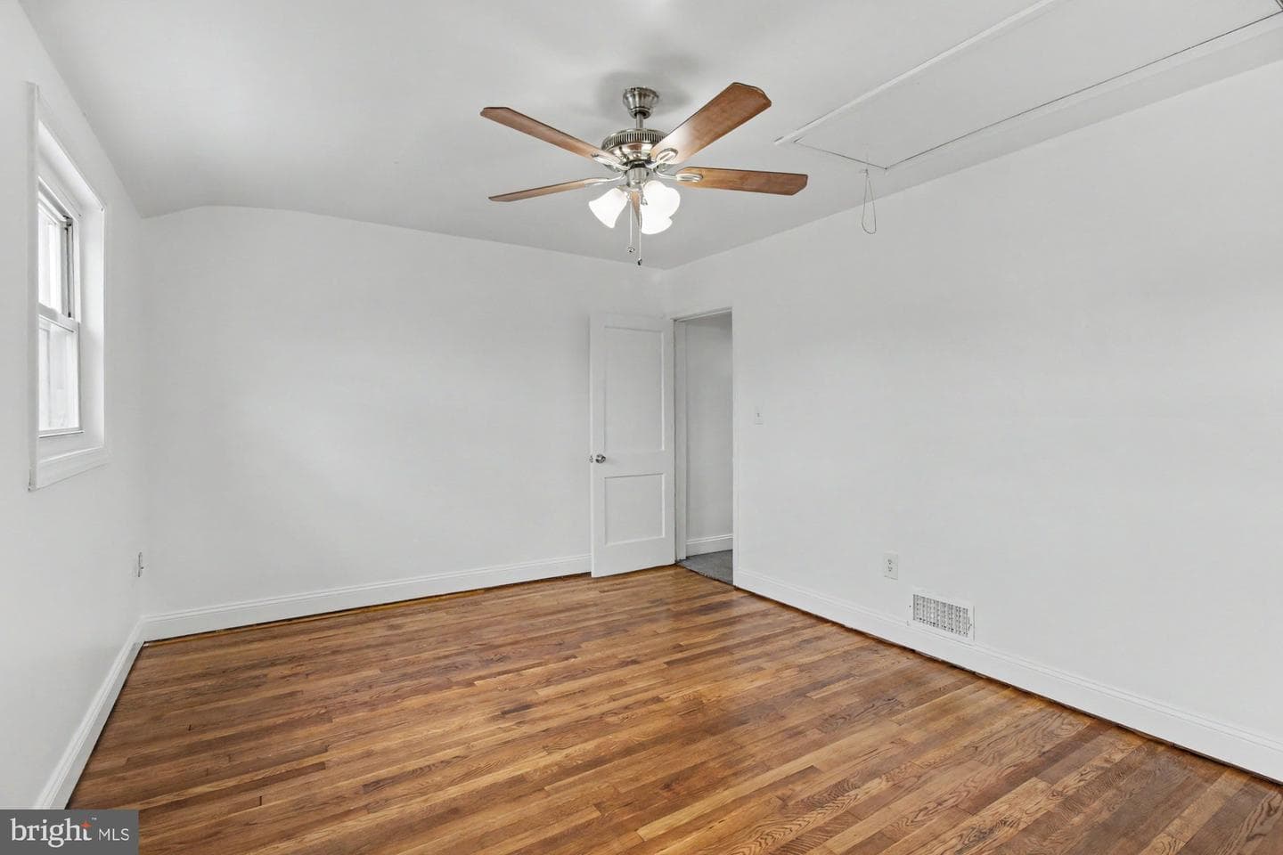 8218 Kavanagh Road photo 28