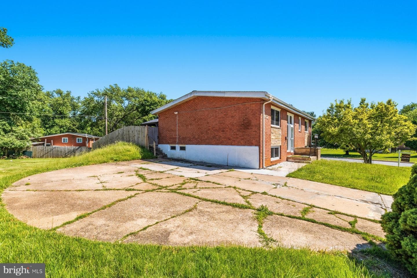 902 Bittersweet Road photo 29