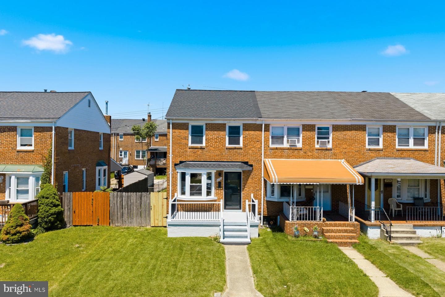 1930 Codd Avenue photo 2
