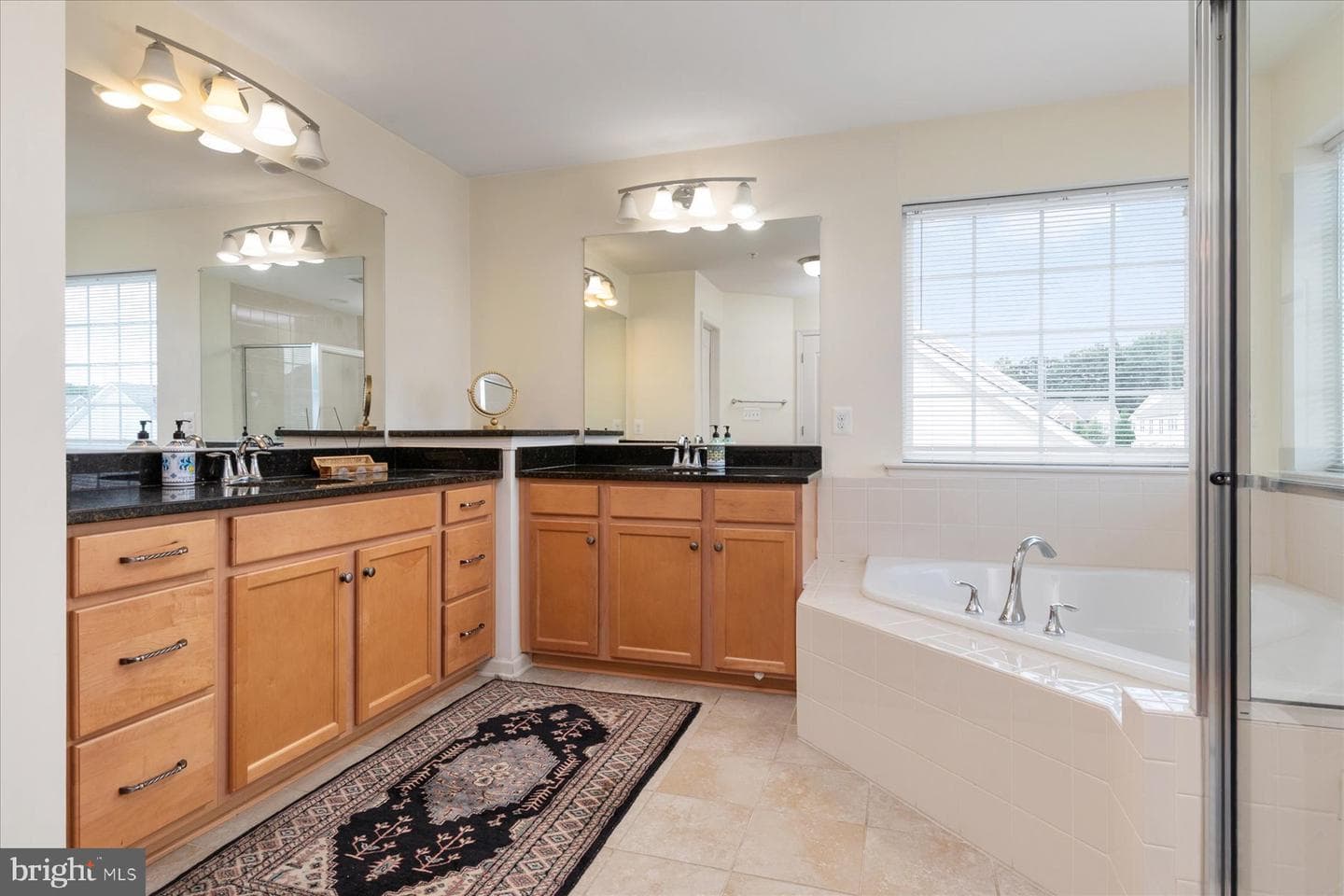 512 Whinstone Drive photo 22