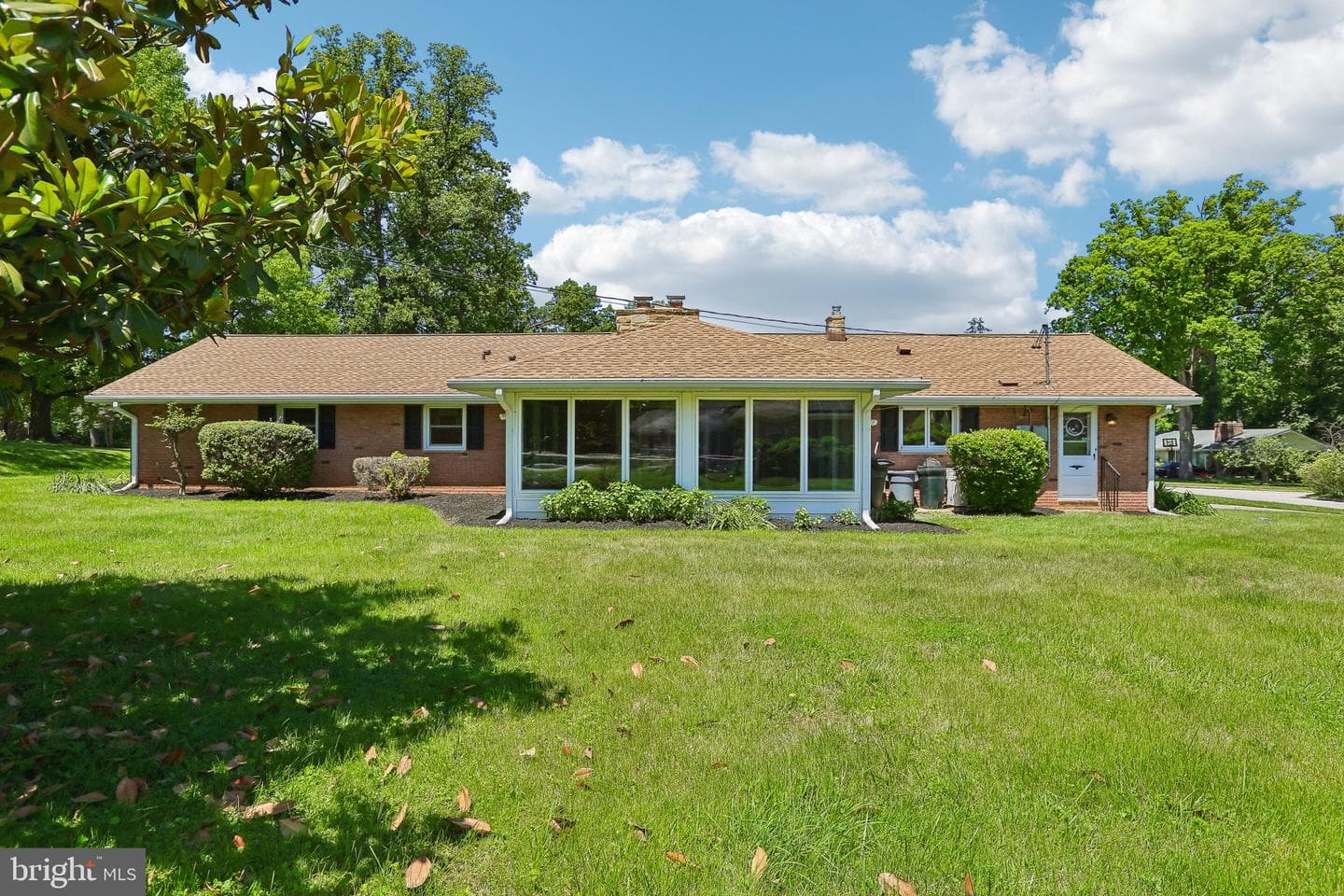 1203 Nuwood Drive photo 3