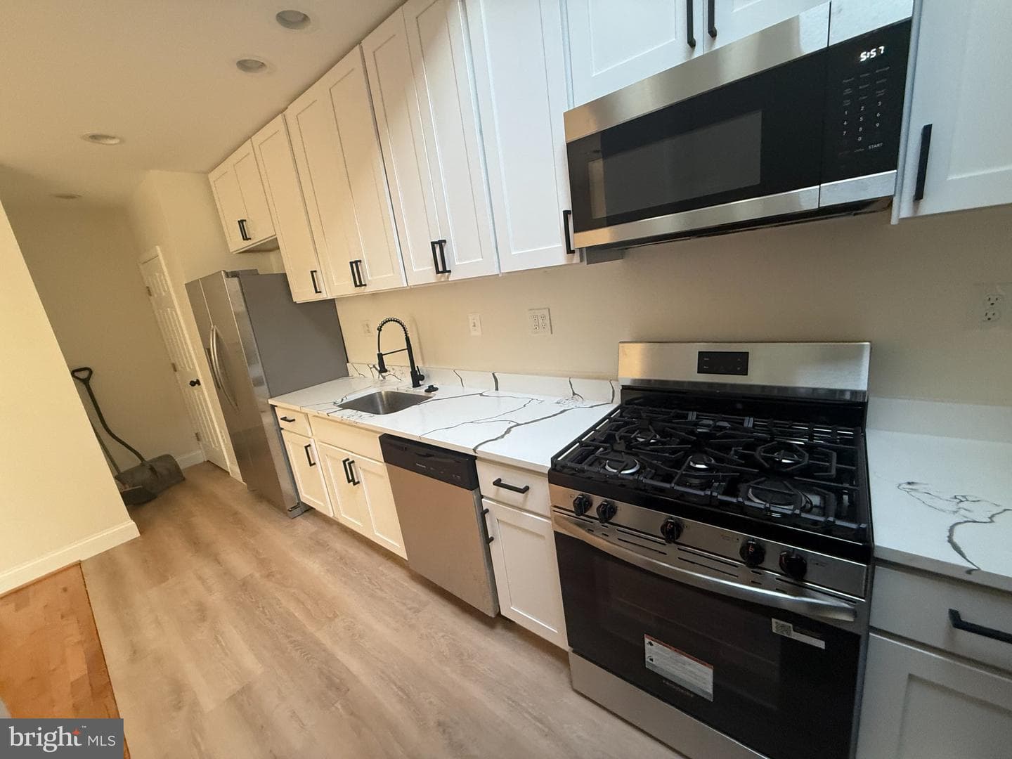 201 Willow Spring Road photo 6
