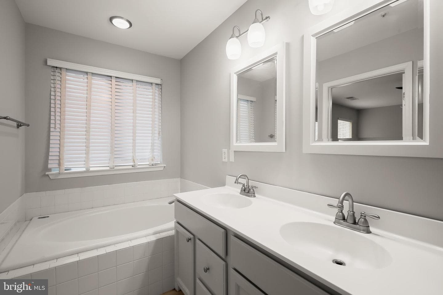 9868 Sherwood Farm Road photo 24