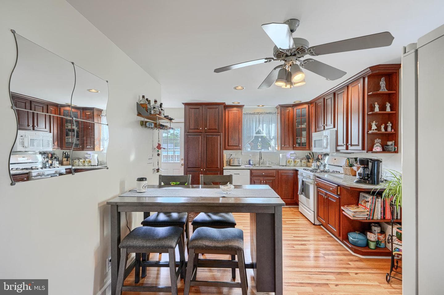9 Virginia Avenue photo 10