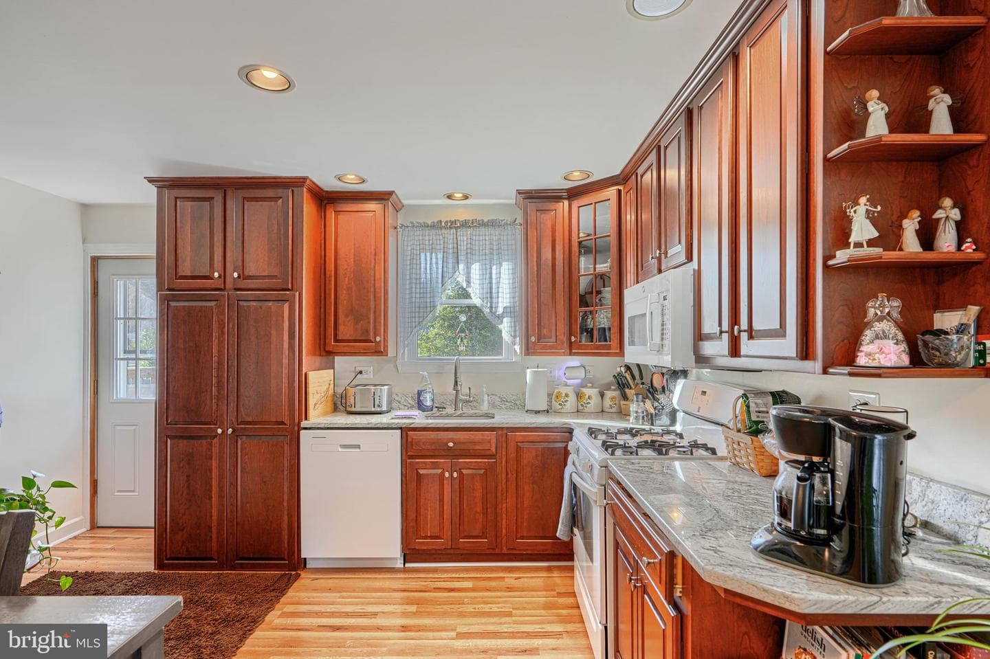 9 Virginia Avenue photo 11