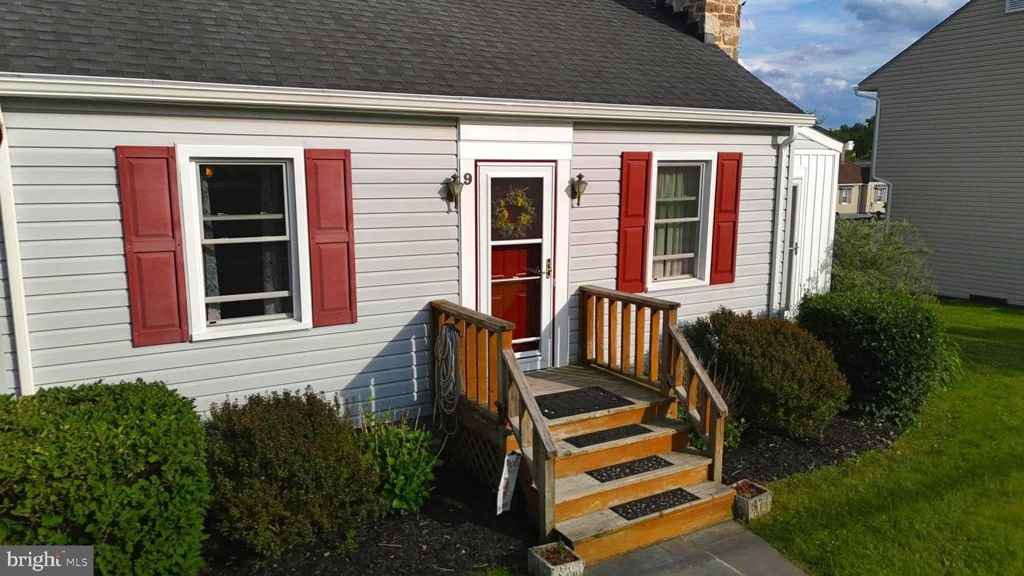 9 Virginia Avenue photo 51