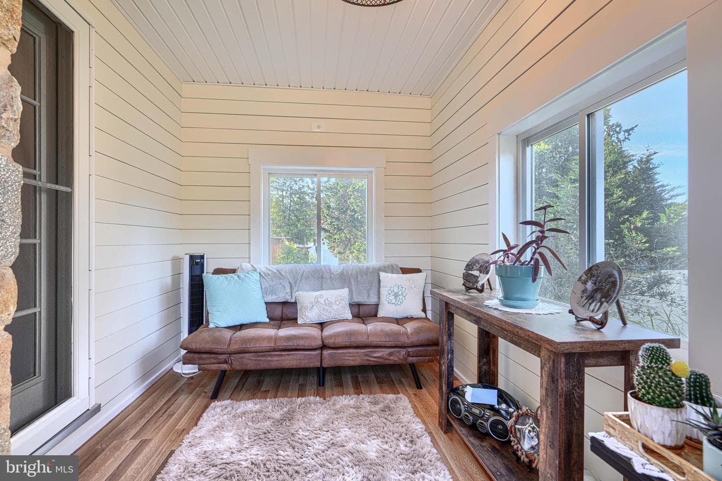 9 Virginia Avenue photo 8