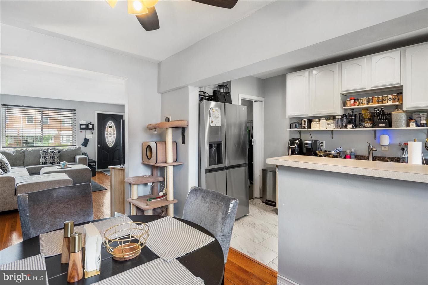 909 Arncliffe Road photo 11