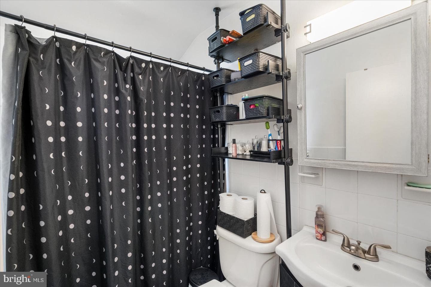 909 Arncliffe Road photo 25