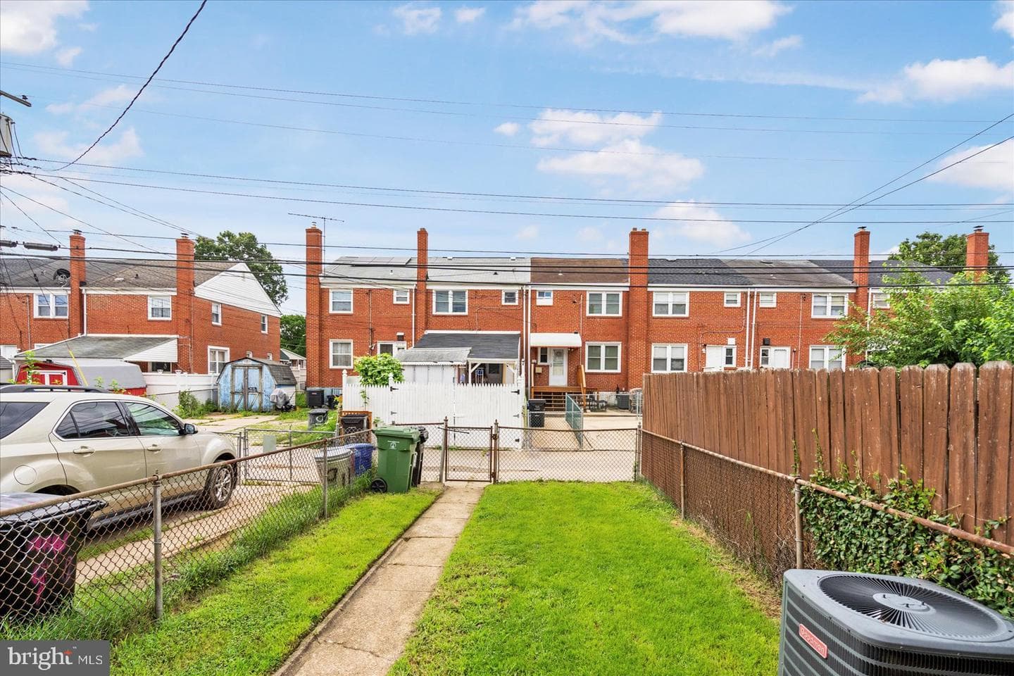 909 Arncliffe Road photo 30