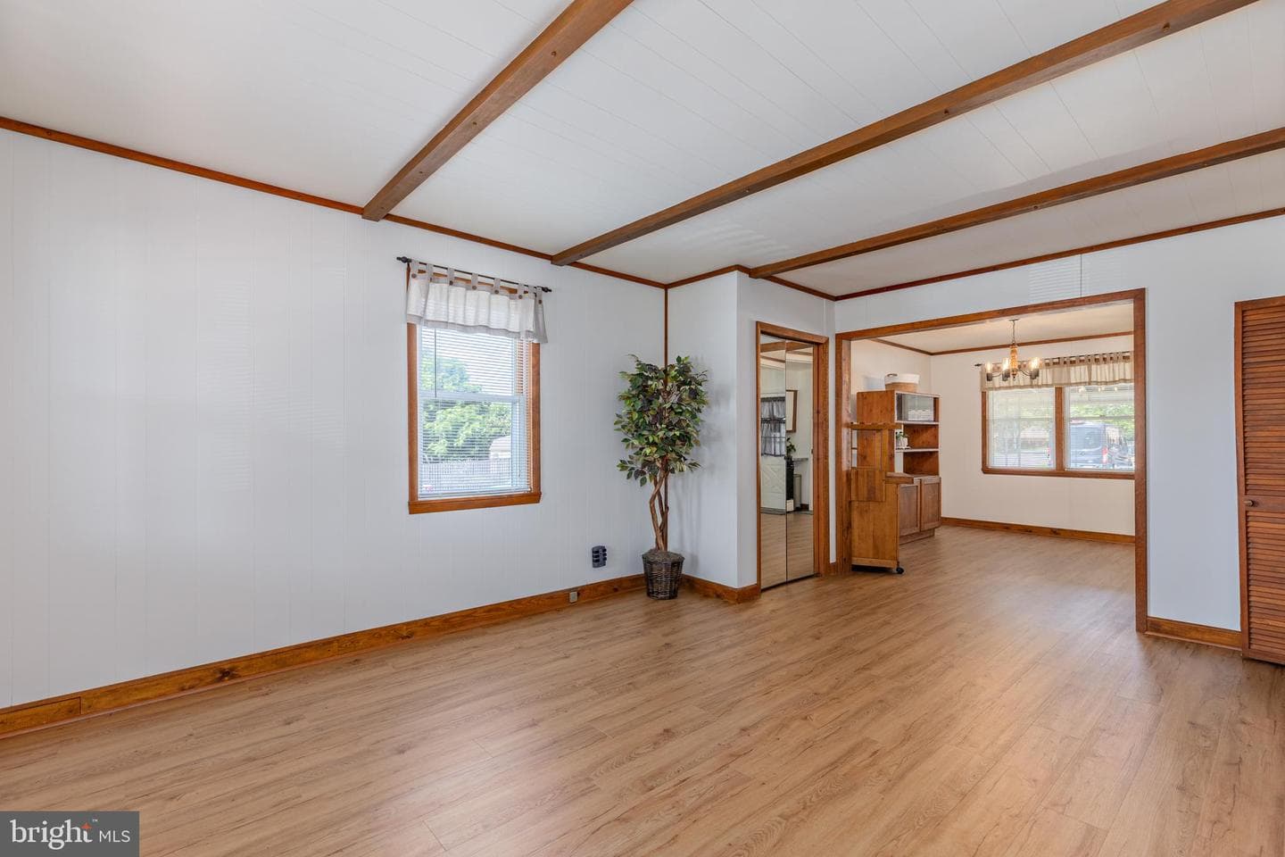 1654 Manor Road photo 3