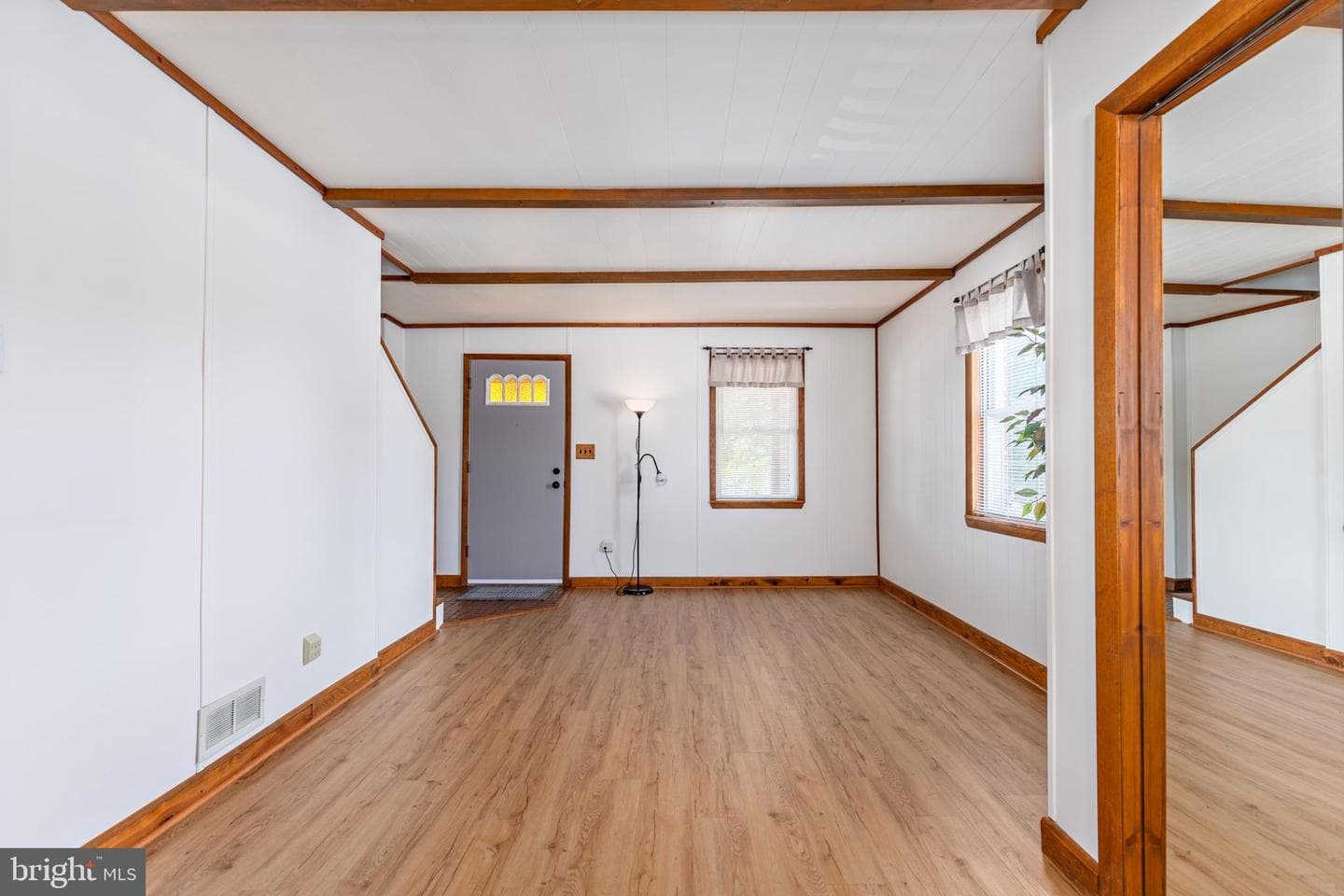1654 Manor Road photo 4