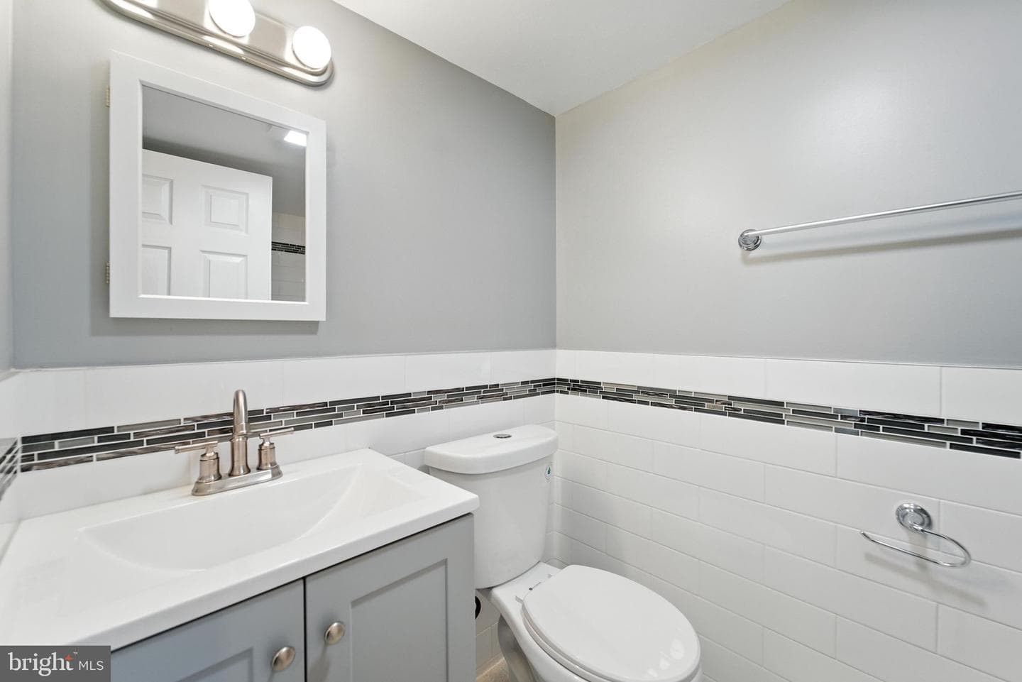 1608 Howard photo 15