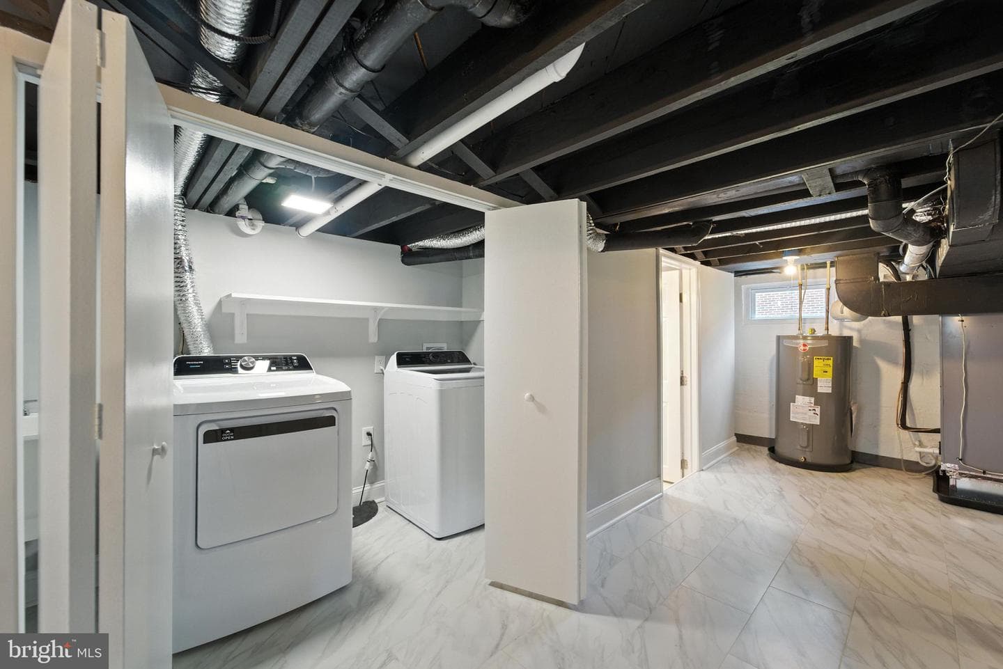 1608 Howard photo 28