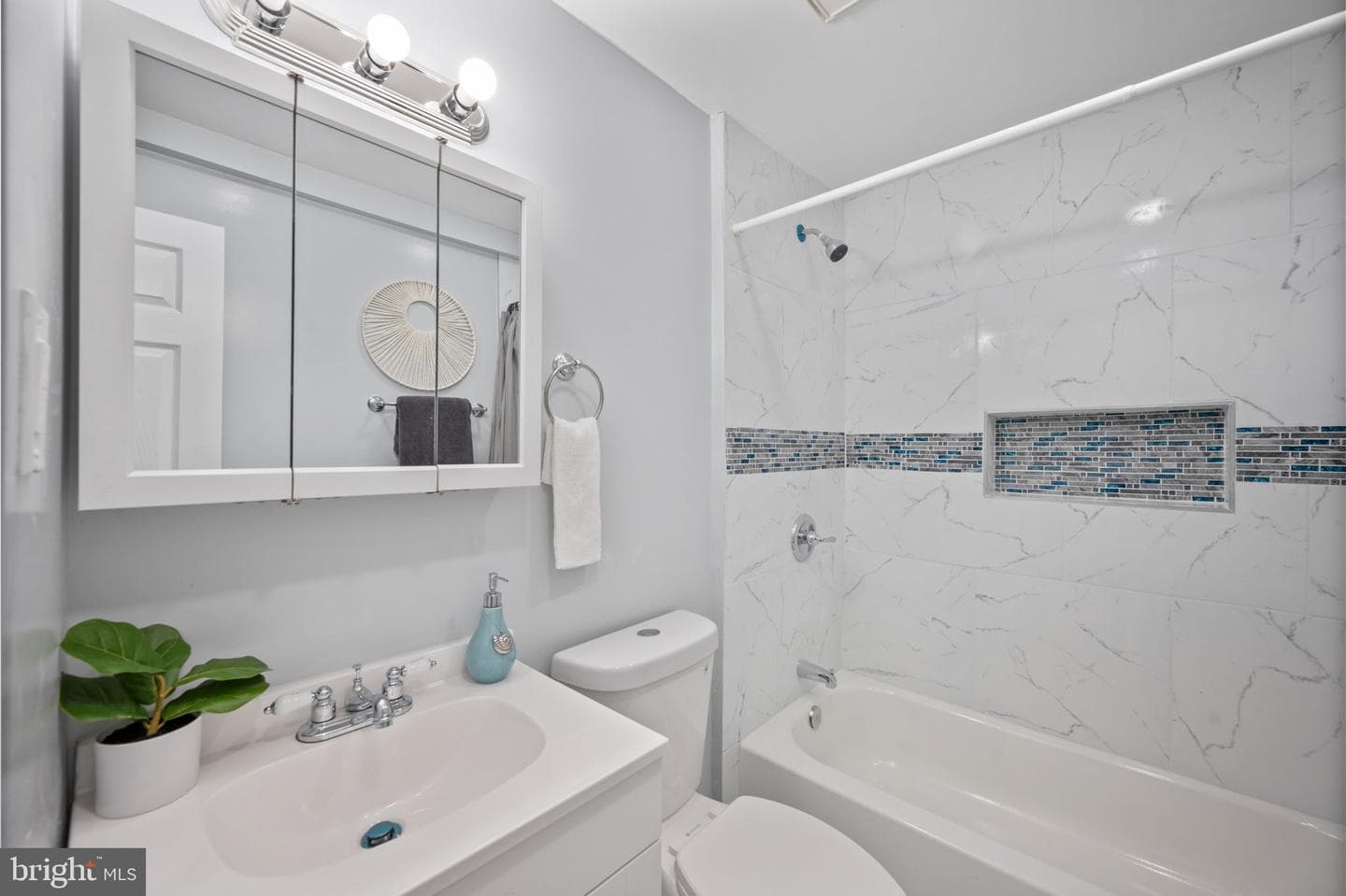 511 Riverside Drive photo 12