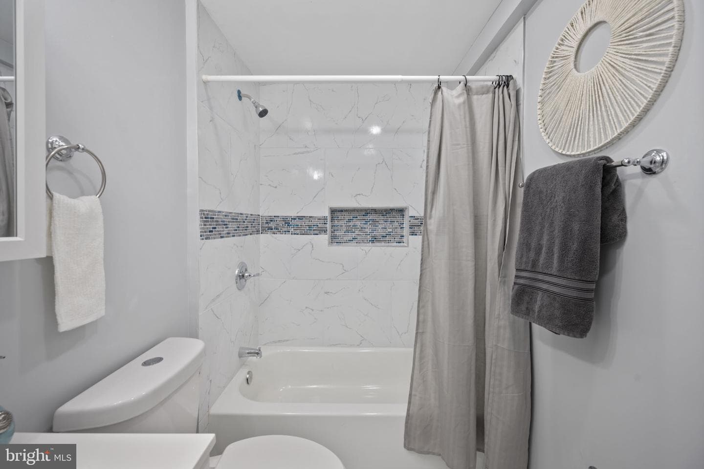 511 Riverside Drive photo 13