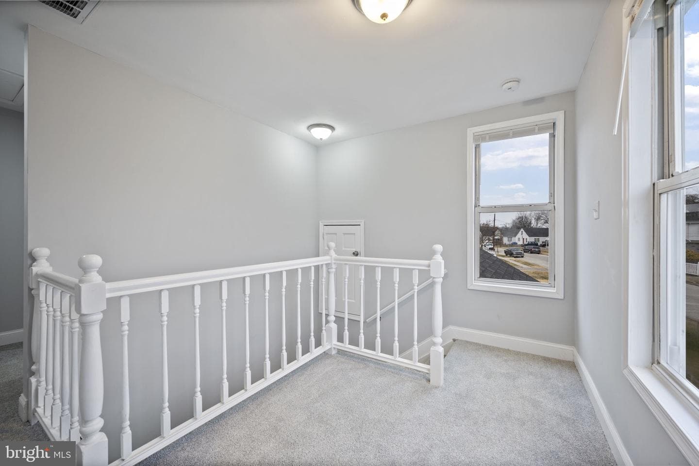 511 Riverside Drive photo 19