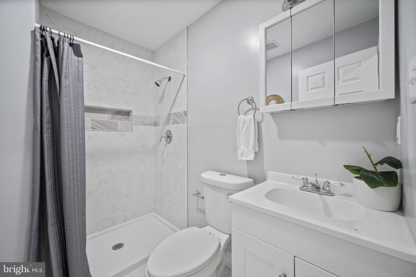 511 Riverside Drive photo 21