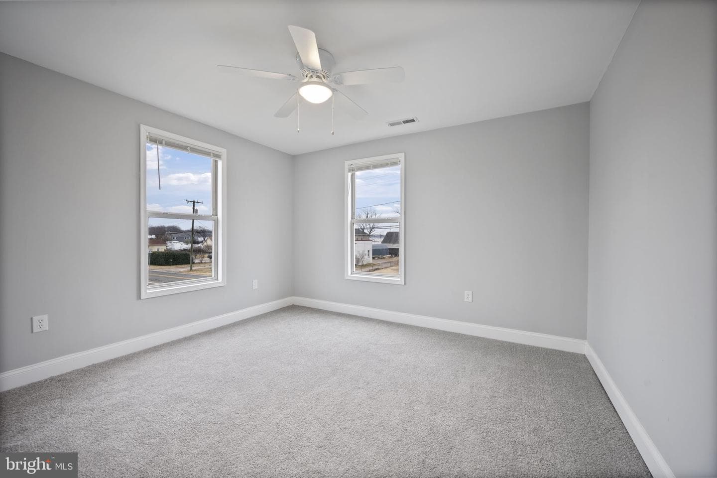511 Riverside Drive photo 23