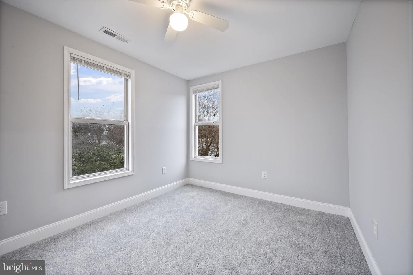 511 Riverside Drive photo 25