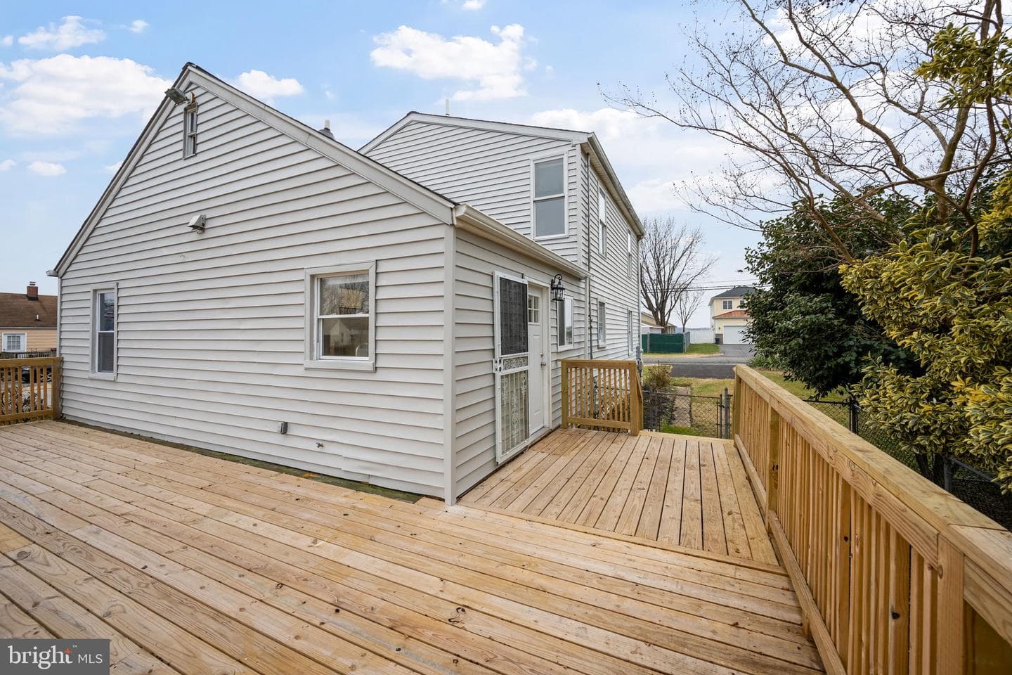 511 Riverside Drive photo 29