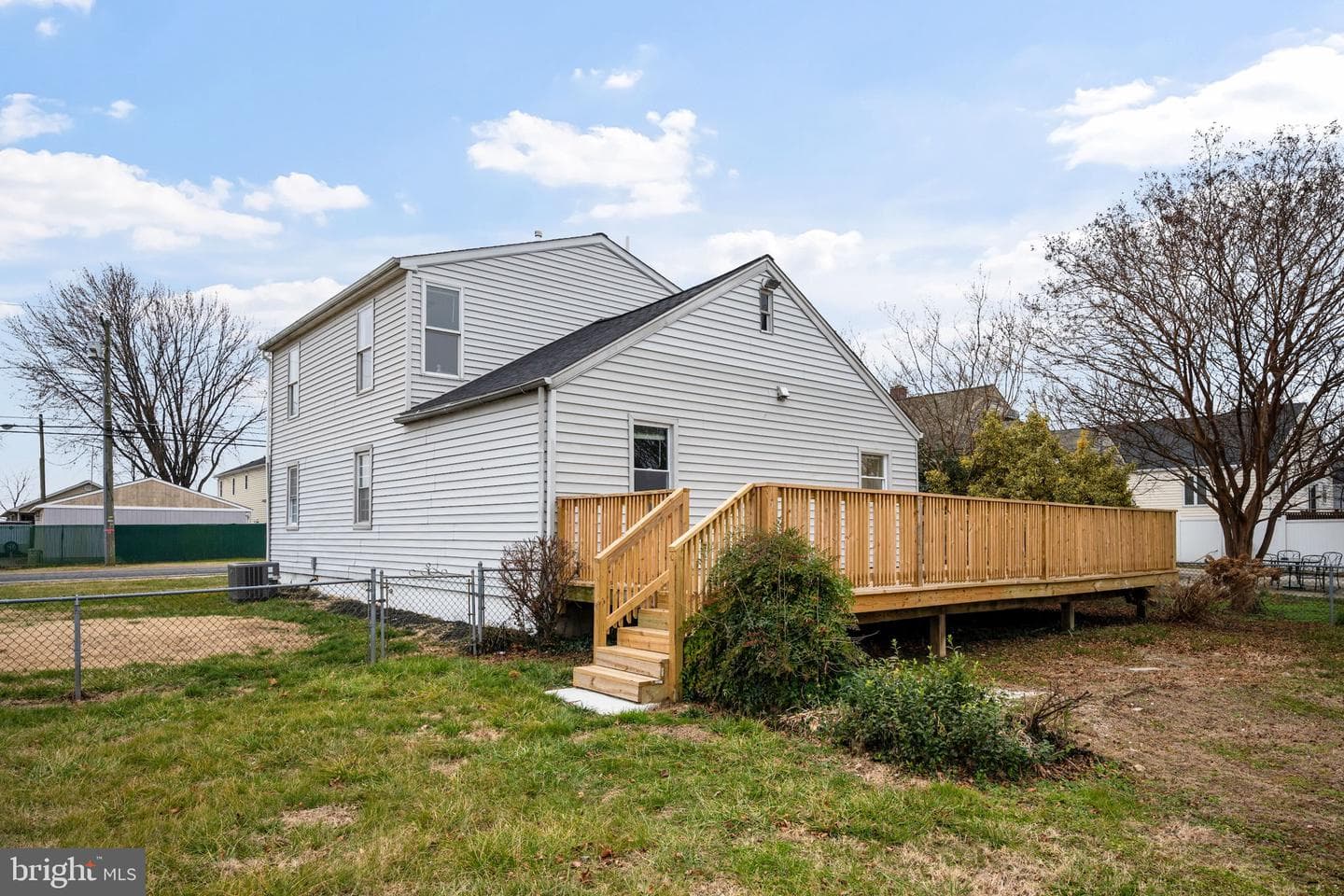 511 Riverside Drive photo 30