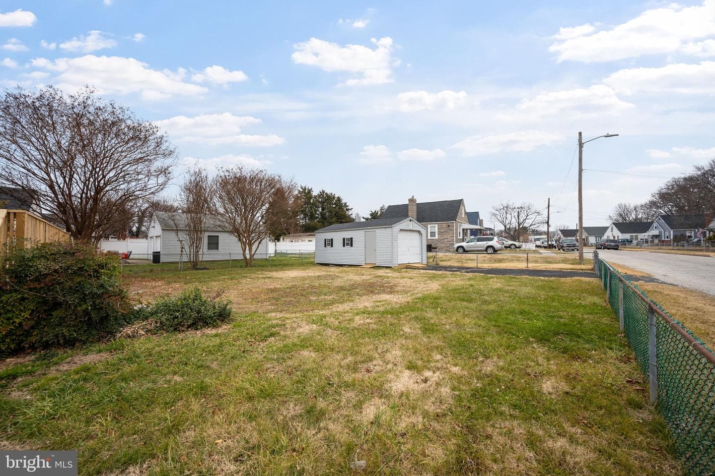 511 Riverside Drive photo 31