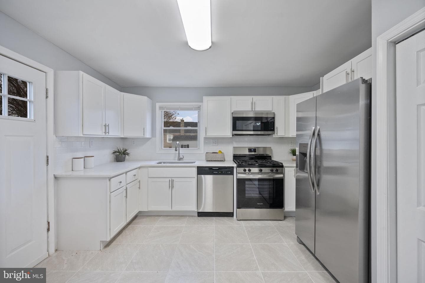 511 Riverside Drive photo 8