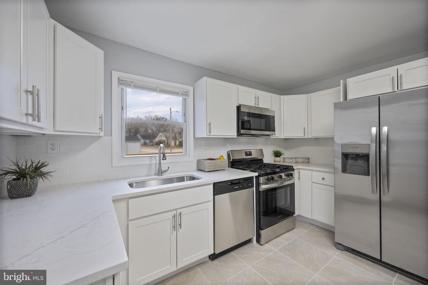 511 Riverside Drive photo 9
