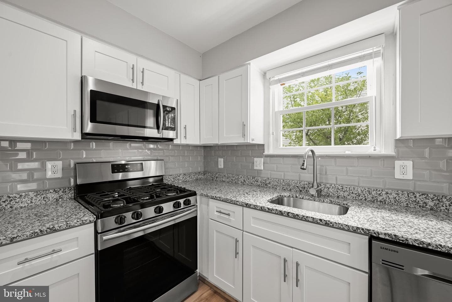 102 Bishops Lane photo 10